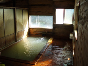 自宅の風呂を温泉気分で楽しむというイメージの、温泉の写真